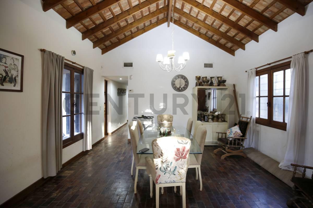 Foto de Casa en venta en Villa Elisa de 4 dormitorios y pileta, imagen 3