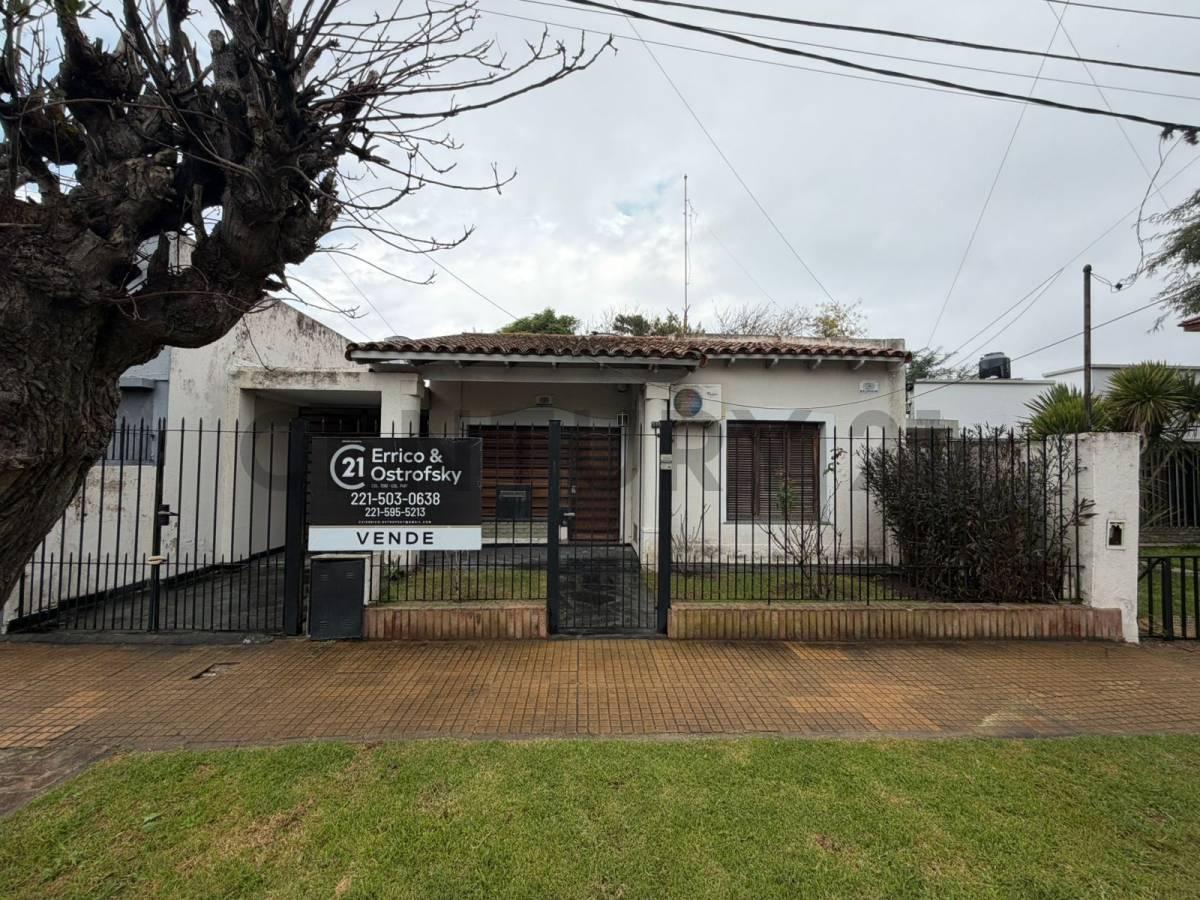 Foto de Casa en venta en Ringuelet a refaccionar con 2 dormitorios y parque, imagen 4