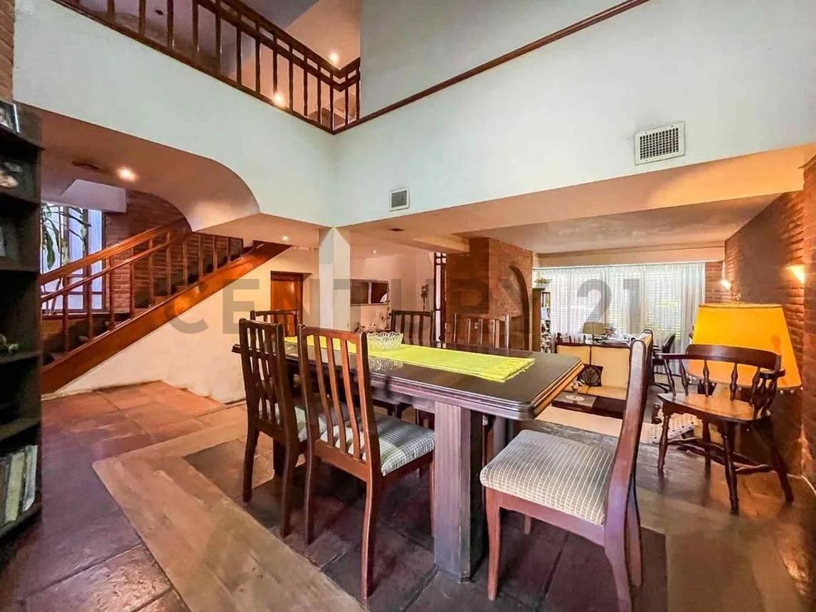 Foto de Casa en venta en La Plata, imagen 2