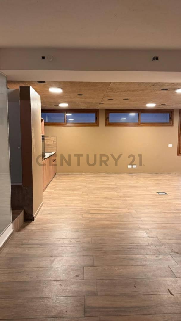 Foto de DEPARTAMENTO EN VENTA EN LA PLATA TIPO MONOAMBIENTE CON PATIO A ESTRENAR, imagen 3