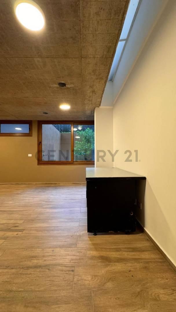 Foto de DEPARTAMENTO EN VENTA EN LA PLATA TIPO MONOAMBIENTE CON PATIO A ESTRENAR, imagen 4