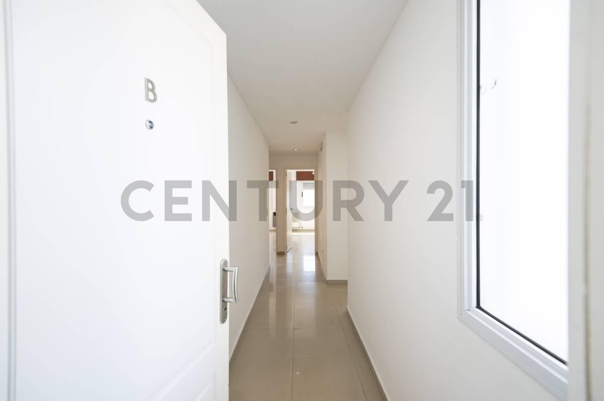 Foto de DEPARTAMENTO EN VENTA EN LA PLATA DE 2 DORMITORIOS CON COCHERA, imagen 4