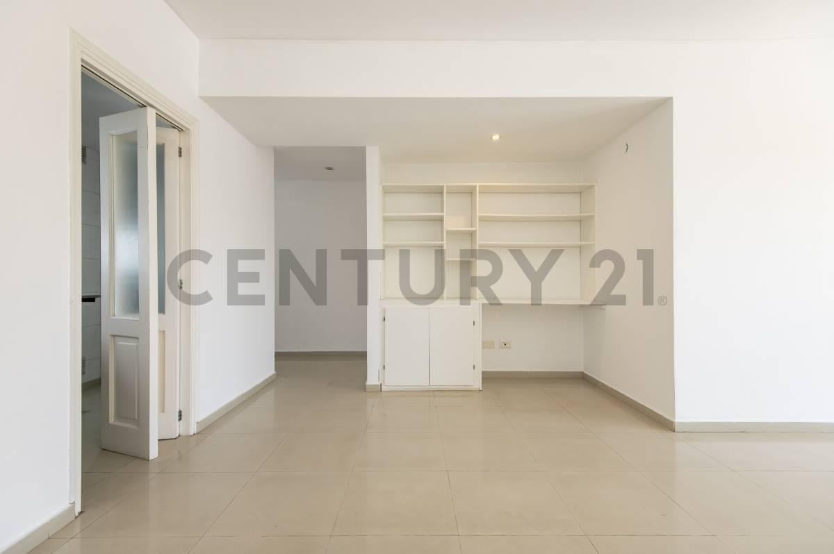 Foto de DEPARTAMENTO EN VENTA EN LA PLATA DE 2 DORMITORIOS CON COCHERA, imagen 5