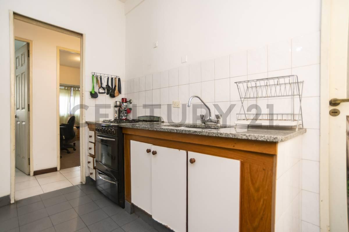 Foto de Departamento en venta en La Plata de dos dormitorios, imagen 4