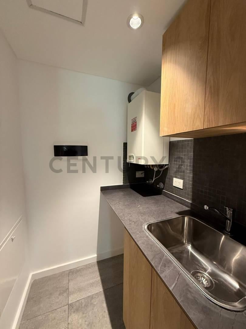 Foto de departamento en alquiler de un dormitorio con cochera City Bell, imagen 2