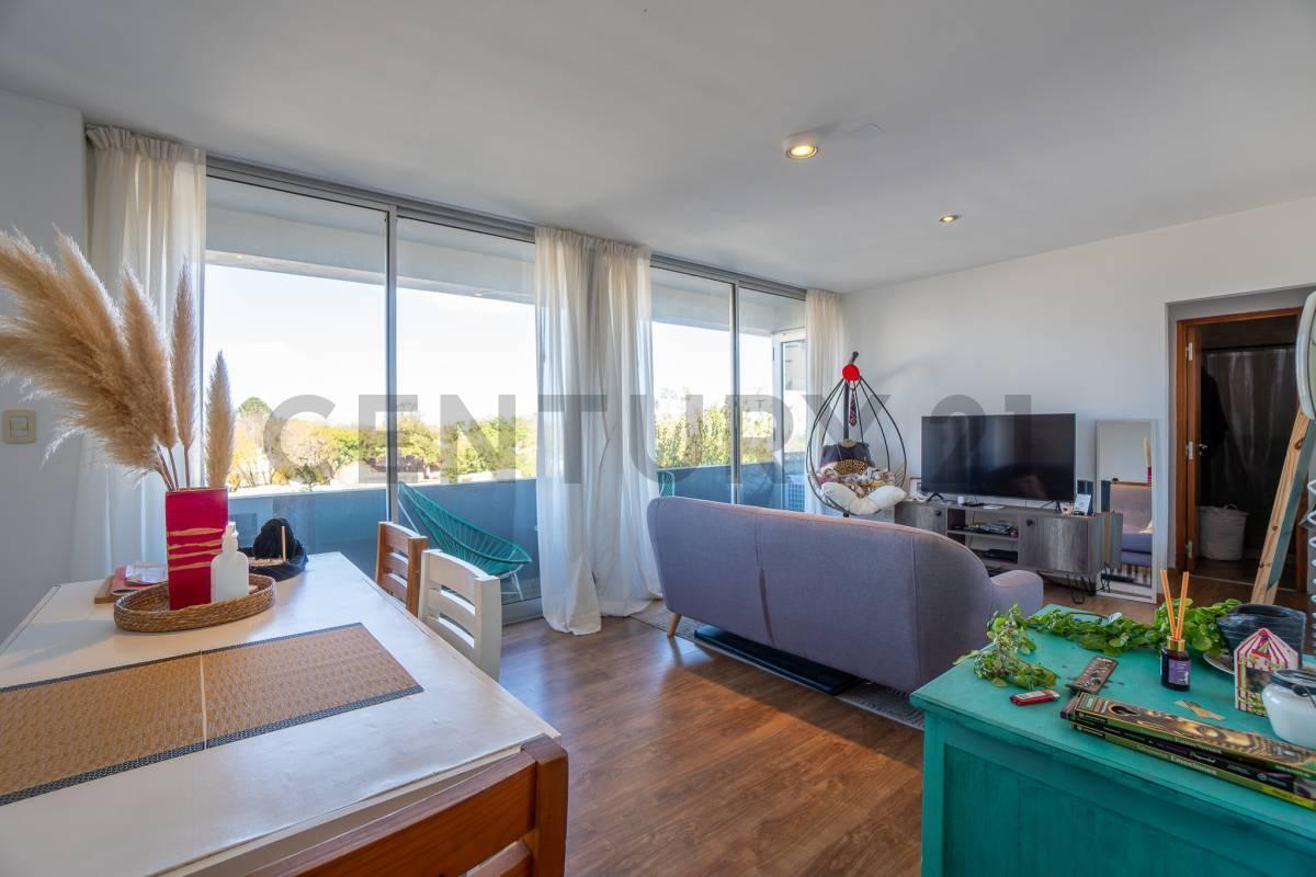 Foto de Departamento en venta en La Plata de 1 dormitorio frente a parque, imagen 1