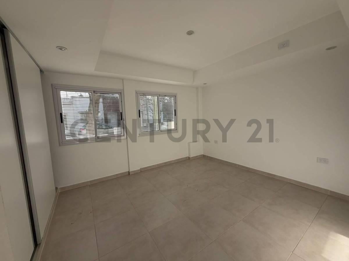 Foto de Departamento de 1 dormitorio en alquiler - 67 entre 3 y 4, imagen 3