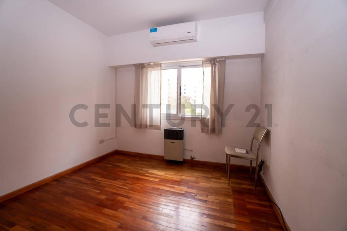 Foto de DEPARTAMENTO EN VENTA EN LA PLATA DE 2 DORMITORIOS CON COCHERA, imagen 5