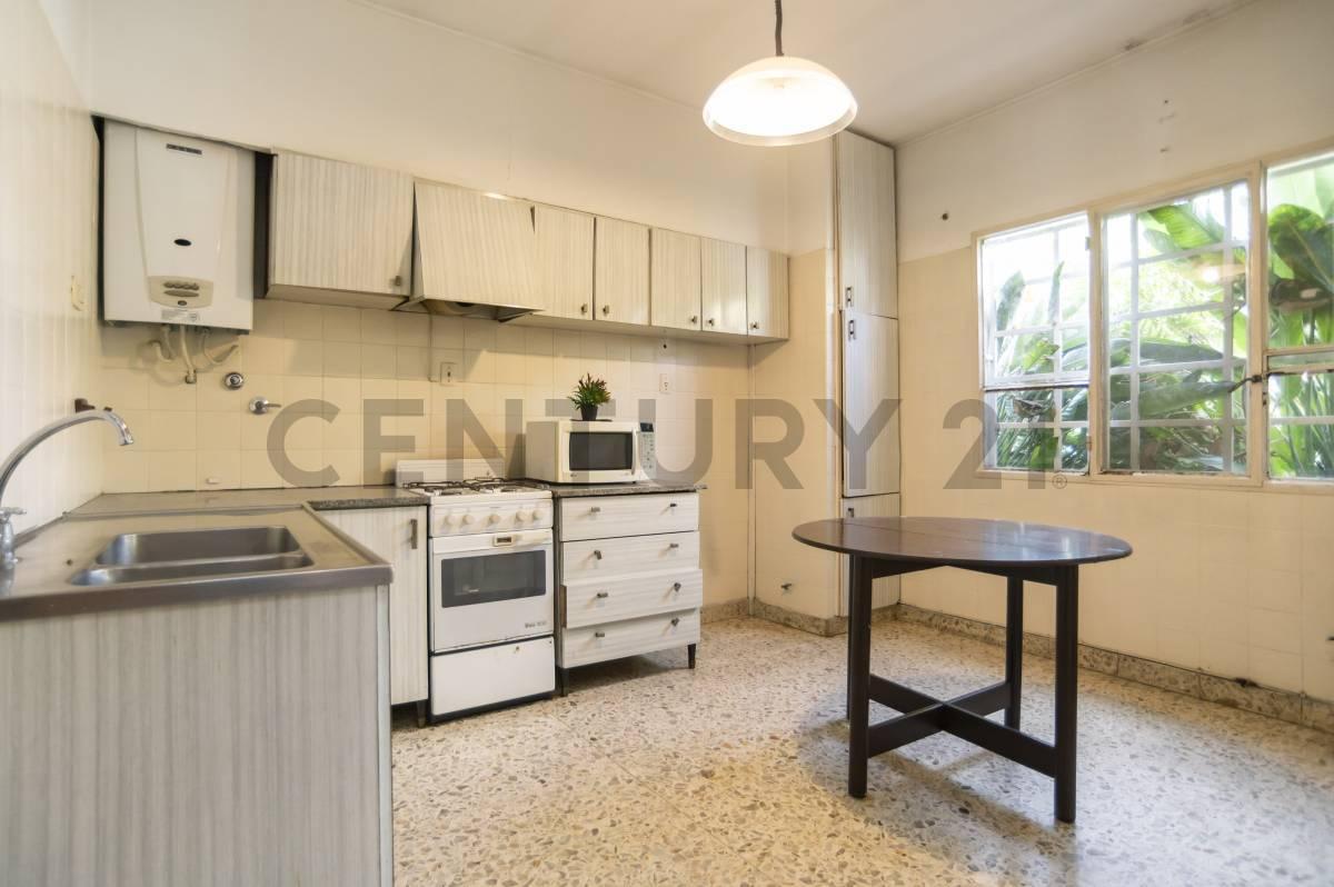 Foto de CASA EN VENTA - LA PLATA CENTRO - 3 DORMITORIOS +ESCRITORIO - GARAGE, imagen 4