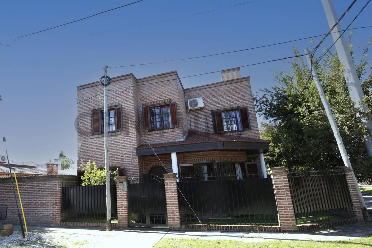 Foto de Casas en venta en Gonnet, imagen 2