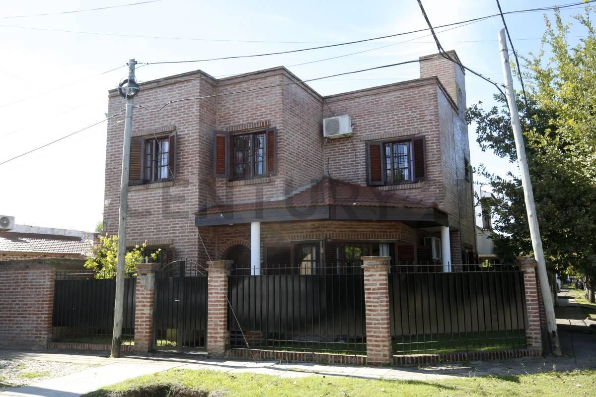 Foto de Casas en venta en Gonnet, imagen 1
