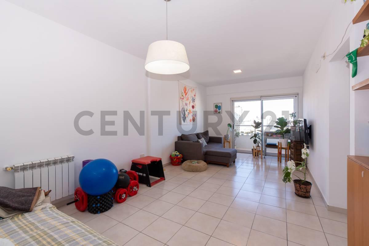 Foto de Departamento en venta en La Plata de 2 dormitorios con cochera, imagen 3