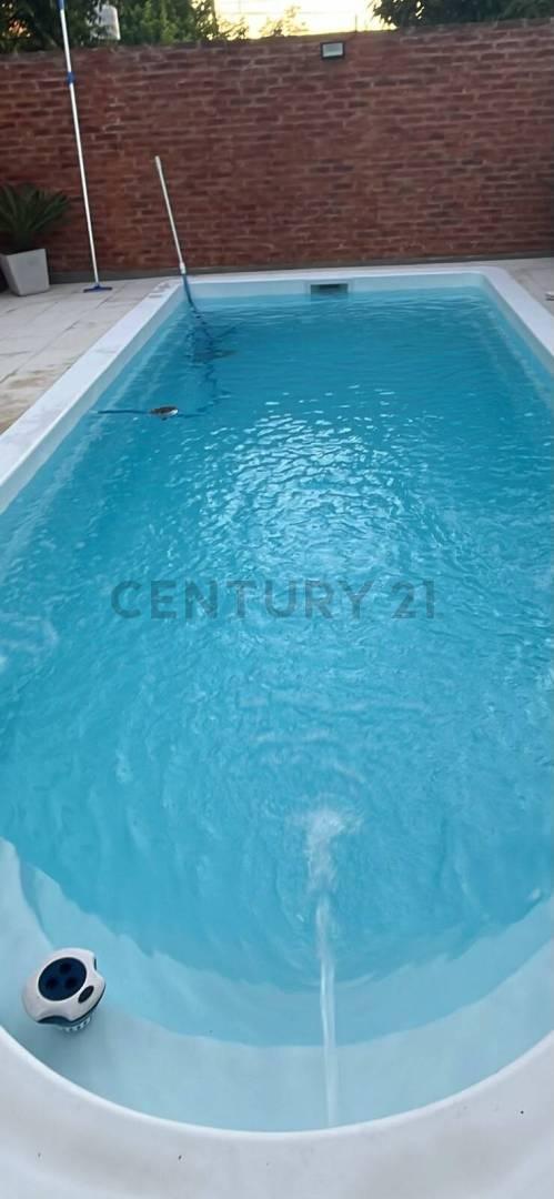 Foto de Casa en venta en Hudson con parque y pileta, imagen 2