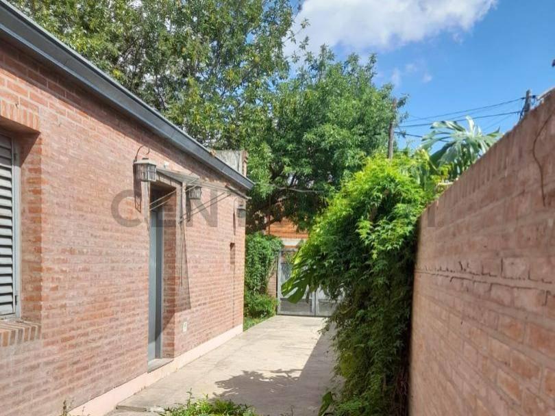 Foto de Venta de Casa 5 AMBIENTES 3 DORMITORIOS | calle 33 e/ 140 y 141 | San, imagen 2