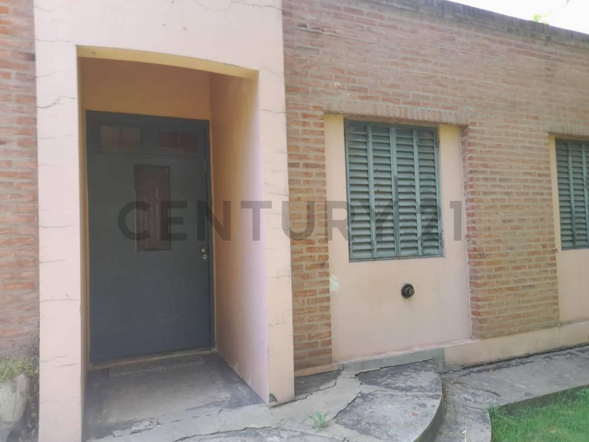 Foto de Venta de Casa 5 AMBIENTES 3 DORMITORIOS | calle 33 e/ 140 y 141 | San, imagen 1