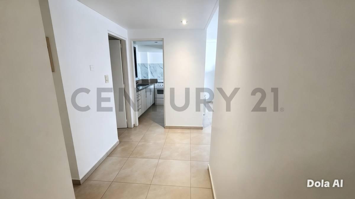 Foto de Departamento en venta en La Plata de 2 dormitorios con cochera, imagen 4