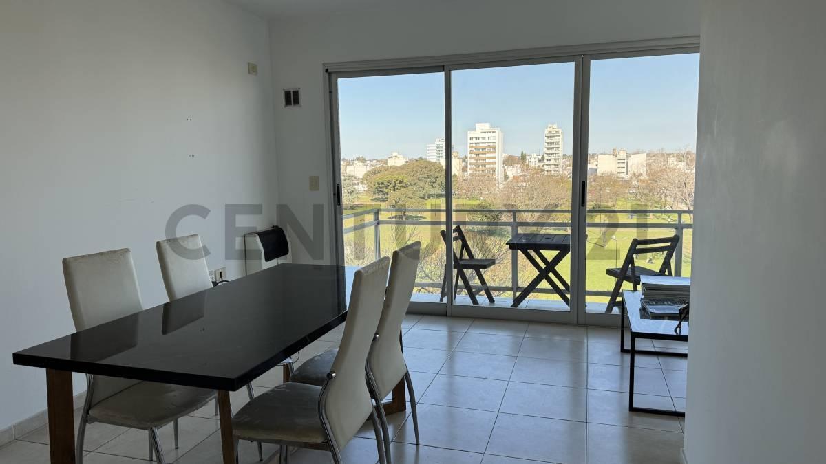 Foto de DEPARTAMENTO EN VENTA EN LA PLATA DE DOS DORMITORIOS CON COCHERA, imagen 1