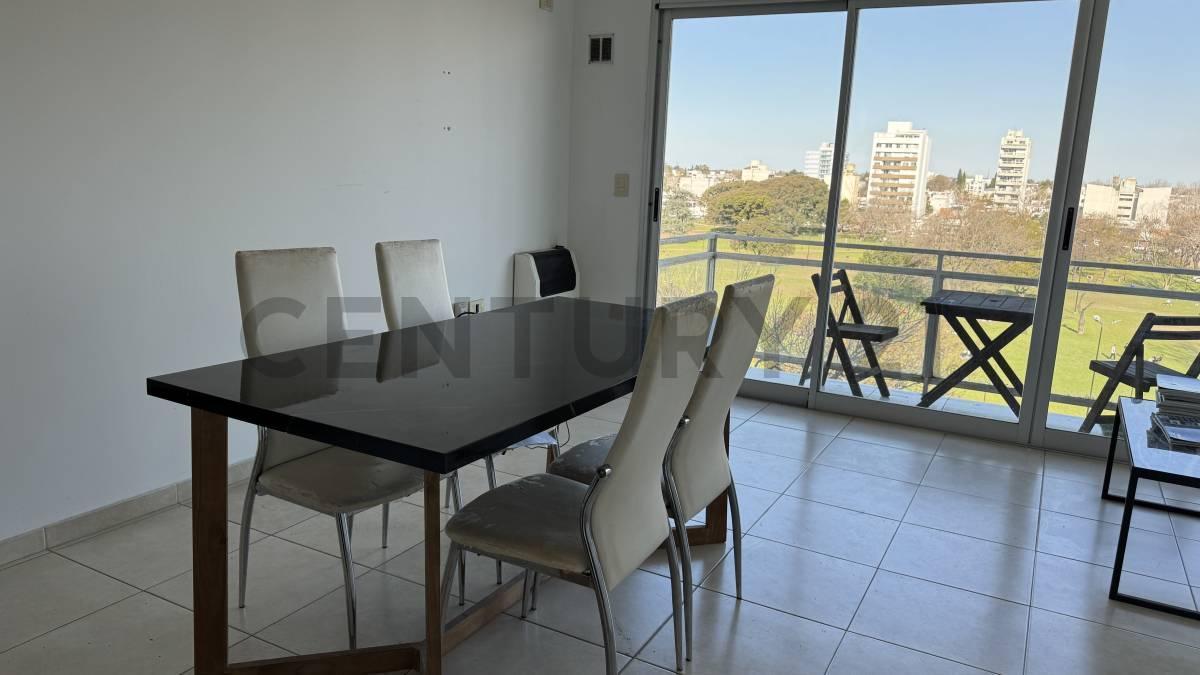 Foto de DEPARTAMENTO EN VENTA EN LA PLATA DE DOS DORMITORIOS CON COCHERA, imagen 3