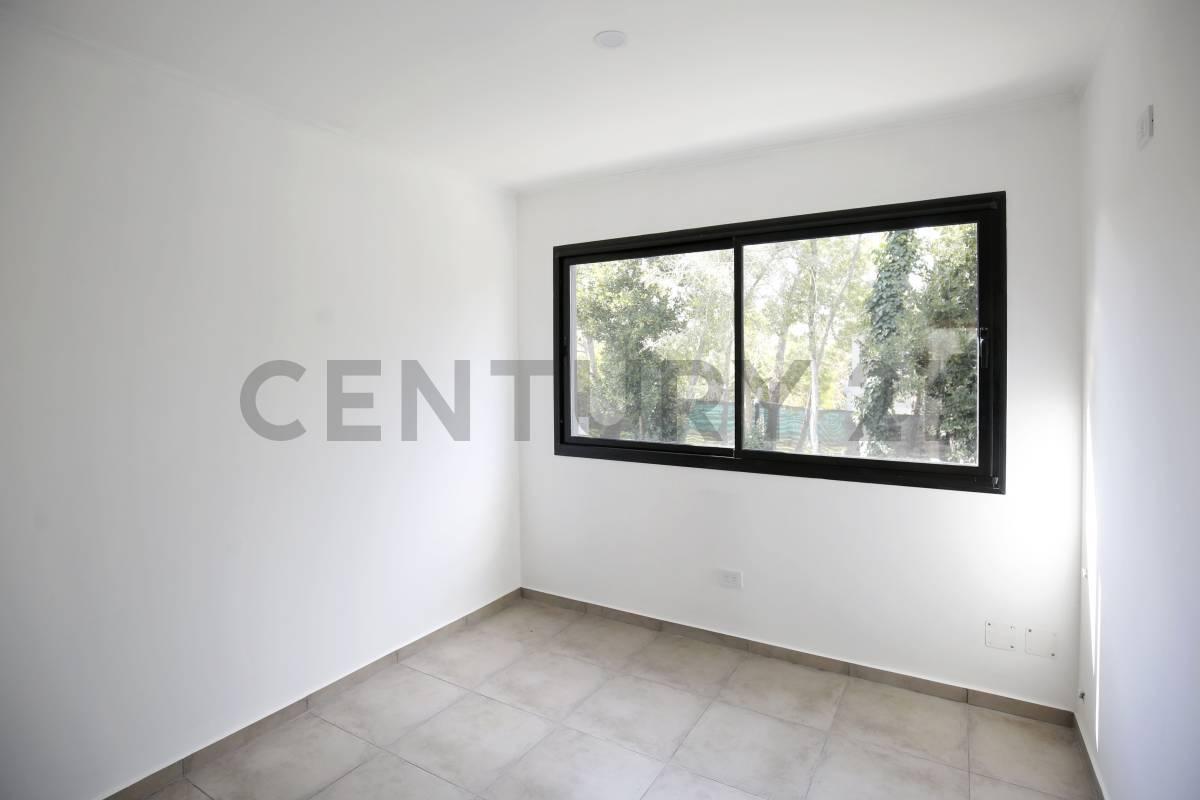 Foto de CASA EN VENTA DE DOS DORMITORIOS EN GORINA, imagen 4
