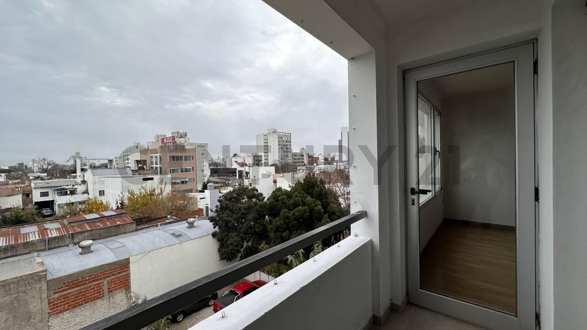 Foto de Departamento de 1 Dormitorio con cochera En Alquiler, imagen 3