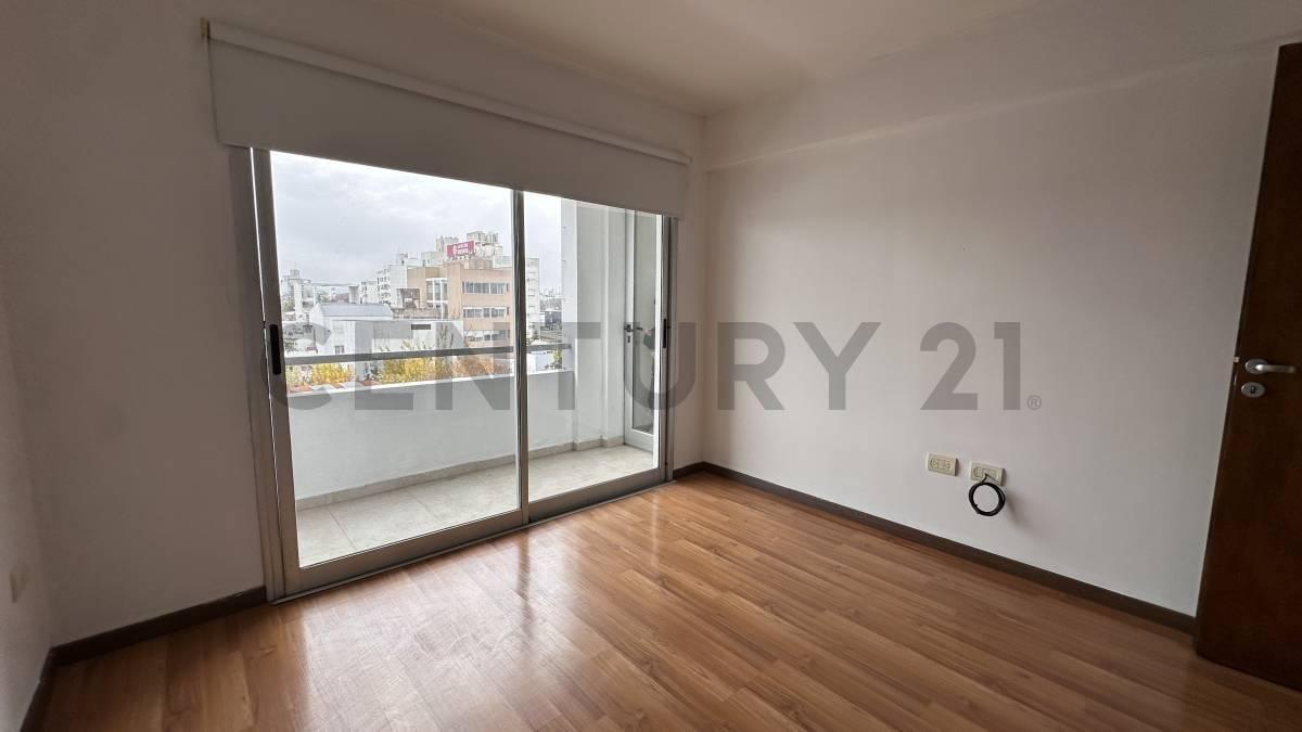 Foto de Departamento de 1 Dormitorio con cochera En Alquiler, imagen 4