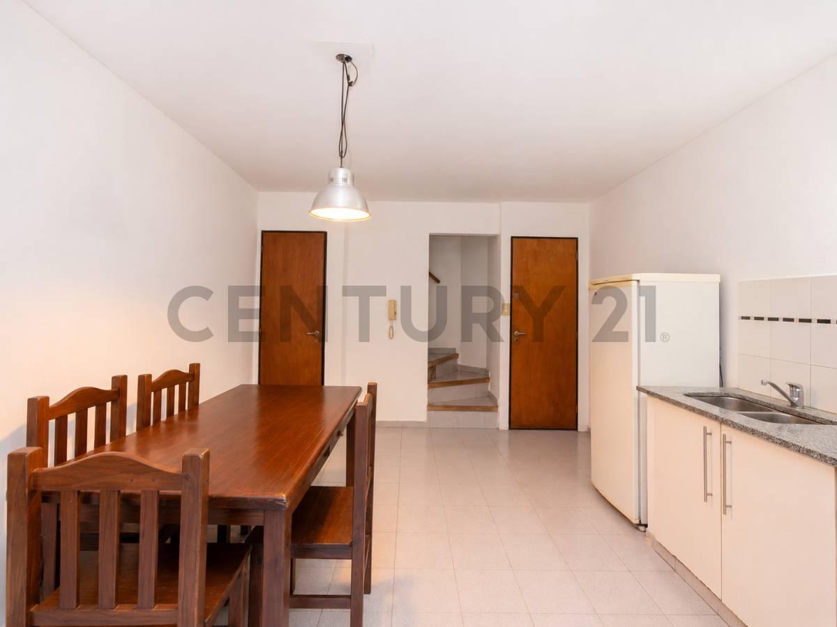 Foto de DEPARTAMENTO EN VENTA EN LA PLATA TIPO DUPLEX, imagen 2