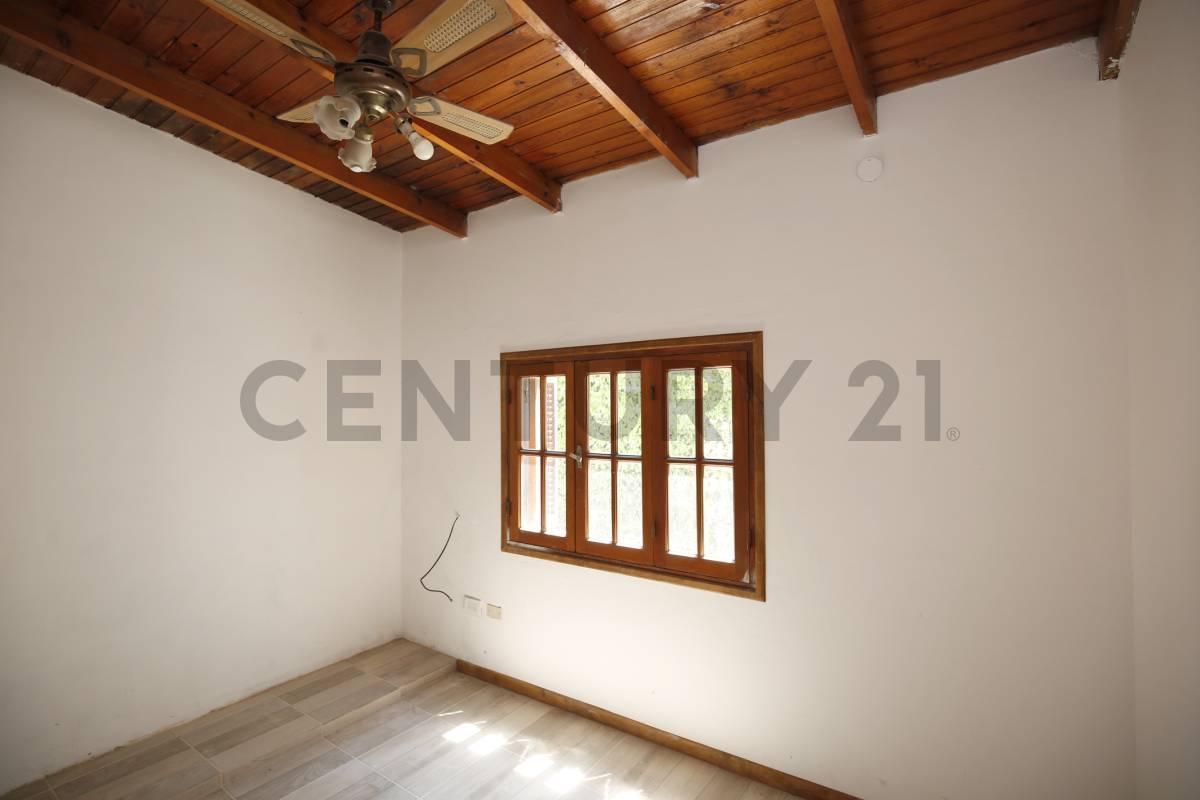 Foto de Casa en venta La Plata 2 dormitorios, cochera y Departamento, imagen 4