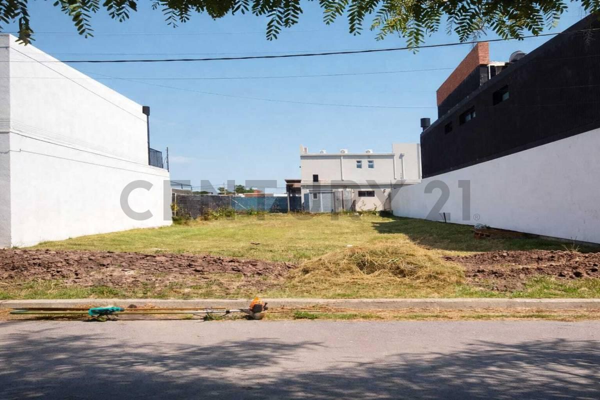 Foto de LOTE TERRENO EN VENTA EN LA PLATA JOSE HERNANDEZ DON CARLOS II, imagen 2