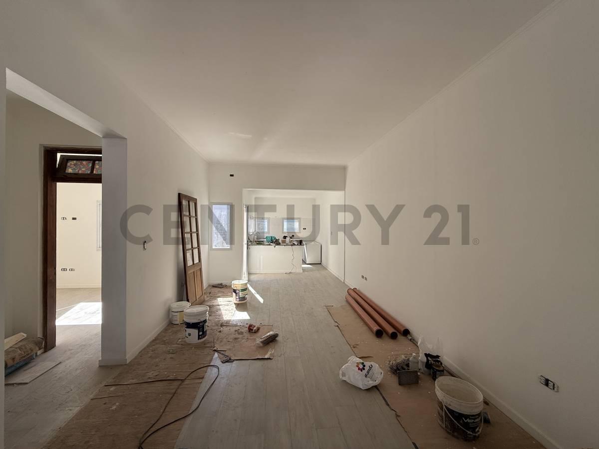 Foto de CALLE 118 e/ 64 y 65 Casa de 2 dormitorios refaccionada a nueva 89 mts, imagen 1