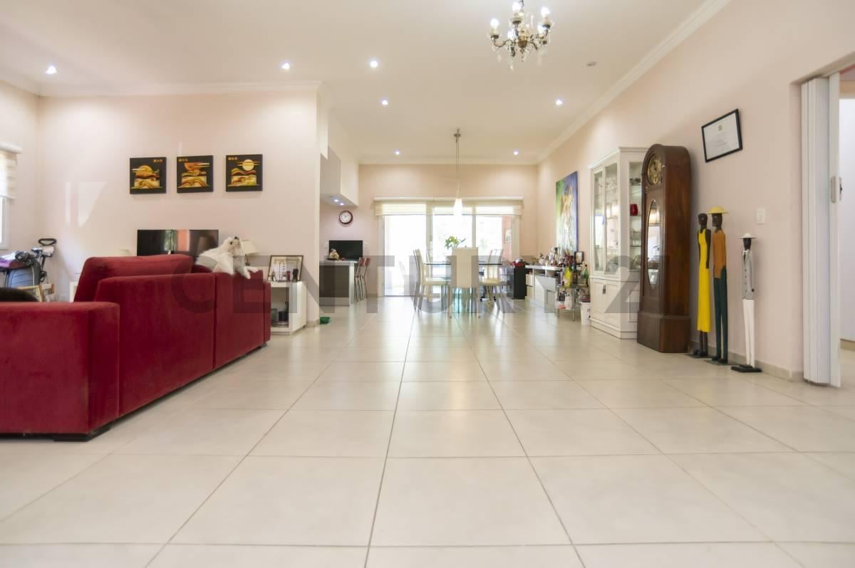 Foto de CASA EN VENTA MIRALAGOS I - 3 DORMITORIOS, imagen 2