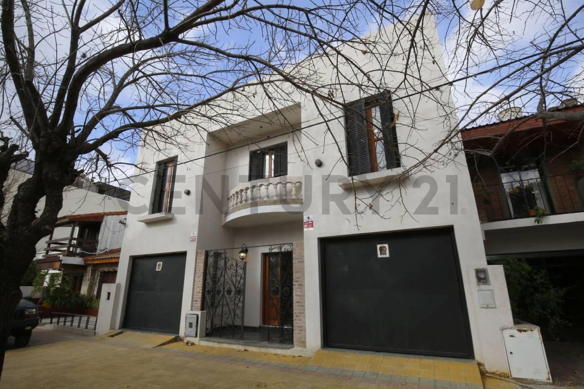 Foto de casa en venta en La Plata, imagen 2