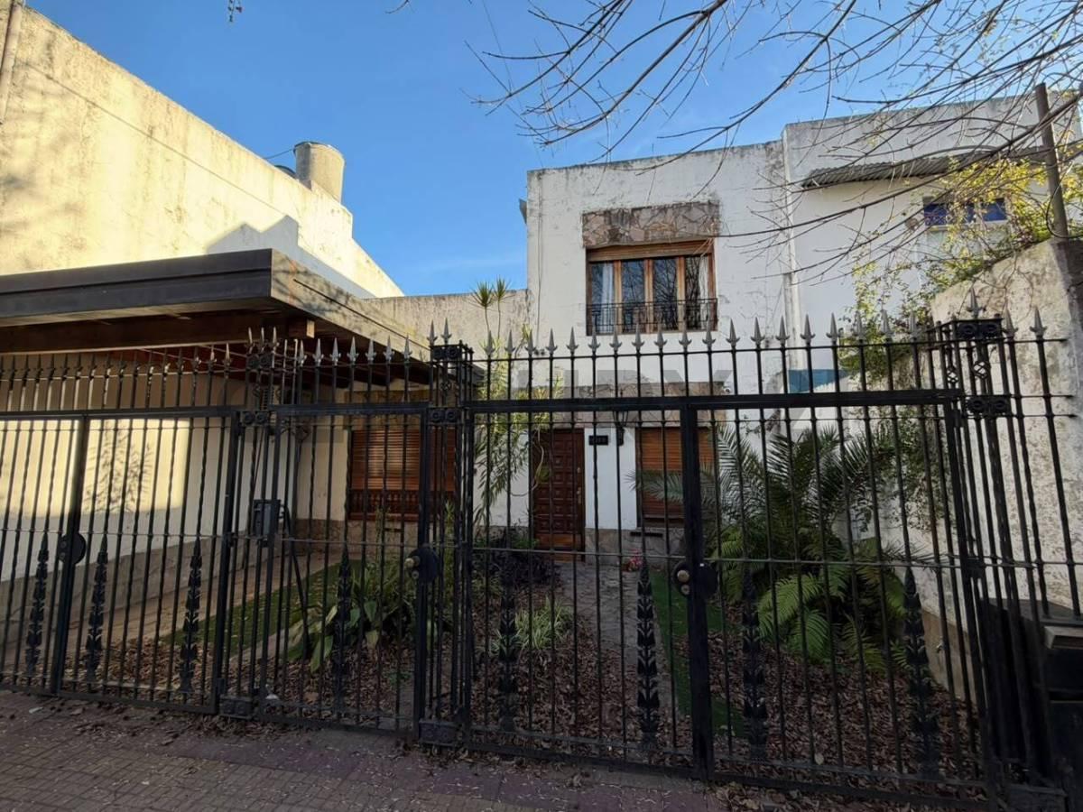 Foto de 24 entre 54 y 55 CASA 2 DORMITORIOS EN VENTA LA PLATA PARQUE SAN MARTIN, imagen 1