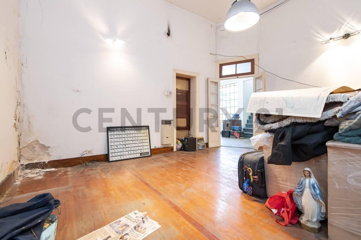 Foto de Casa de estilo a restaurar en venta en La Plata, imagen 4