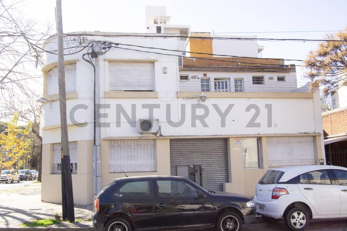 Foto de CASA EN VENTA EN LA PLATA DE 7 DORMITORIOS | 12 AMBIENTES, imagen 2