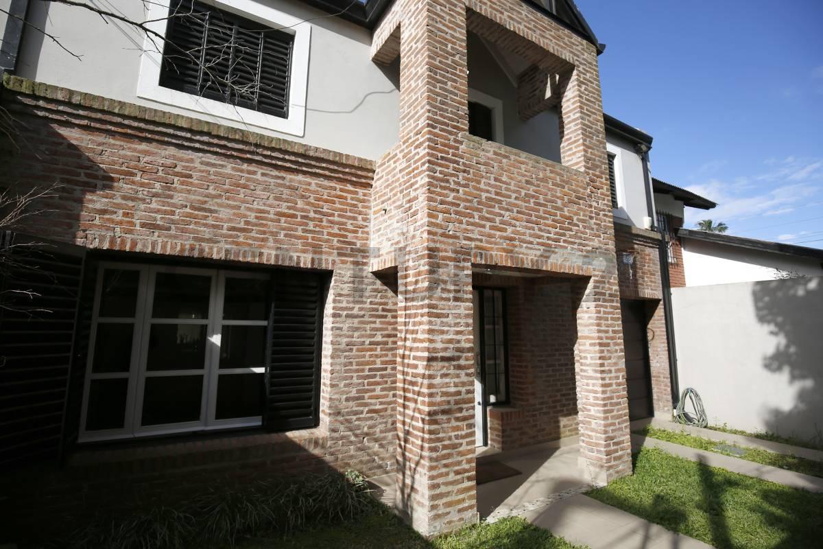 Foto de Casa en Venta en City Bell (4 dormis APTO BANCO), imagen 3