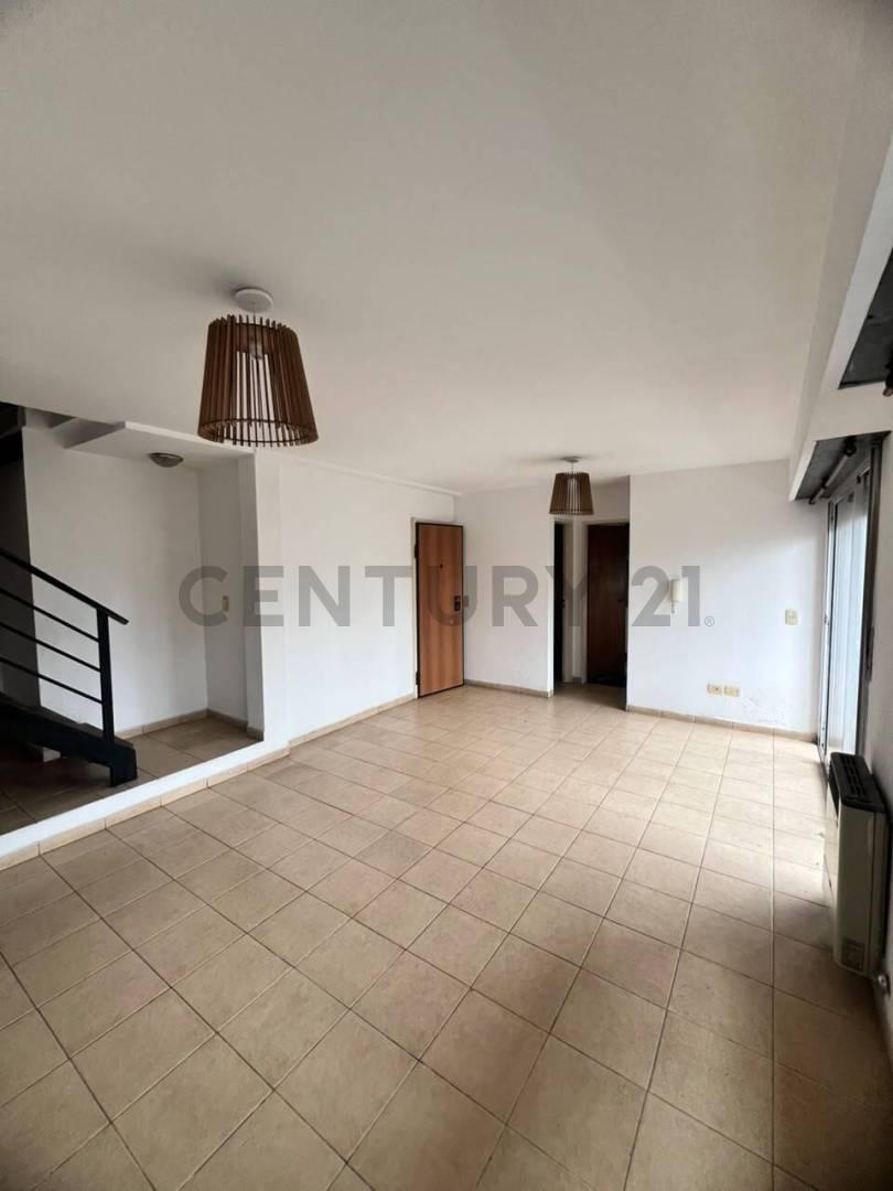 Foto de Departamento en venta en La Plata tipo Dúplex de 3 dormitorios con, imagen 3