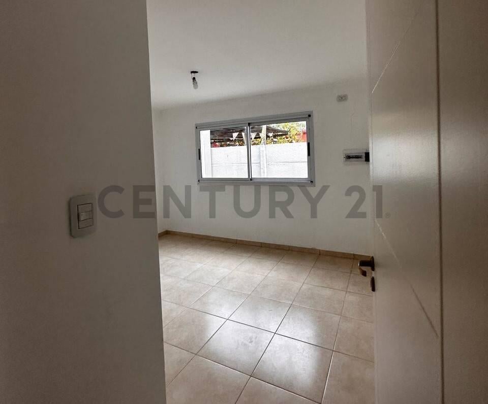 Foto de DEPARTAMENTO EN VENTA EN LA PLATA DE DOS DORMITORIOS, imagen 3