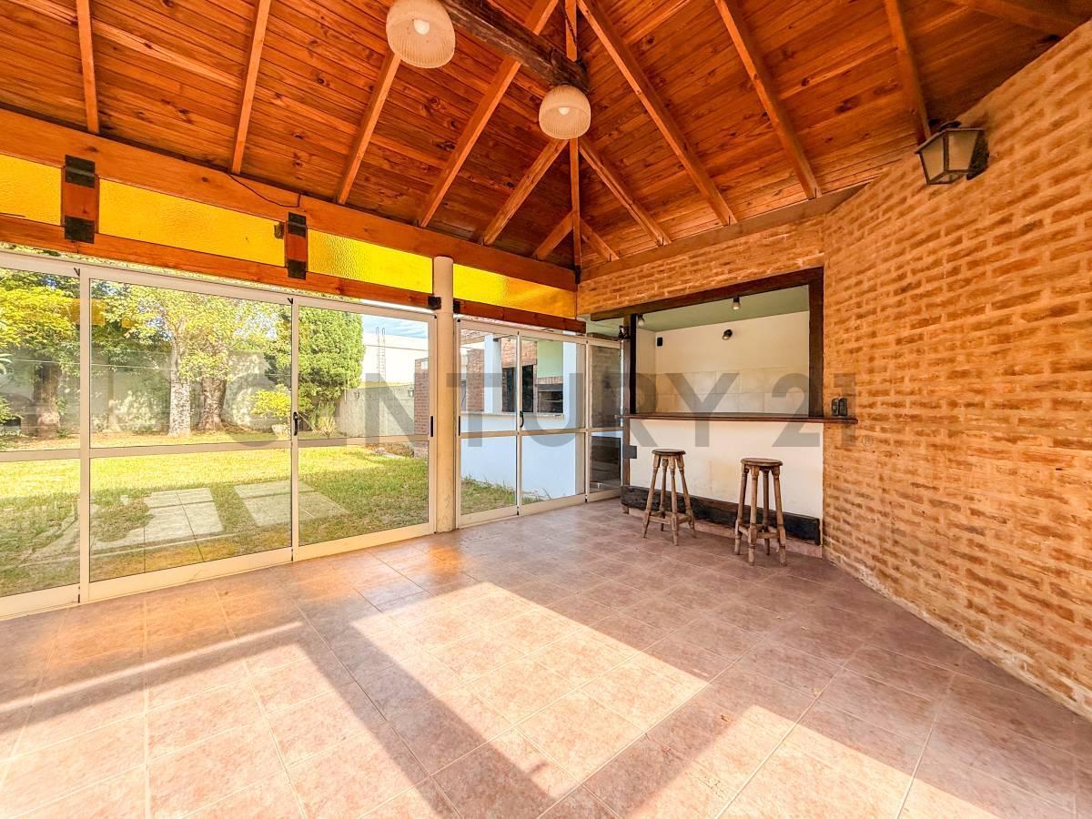 Foto de CASA EN VENTA EN GONNET ENTRE CAMINOS, imagen 4