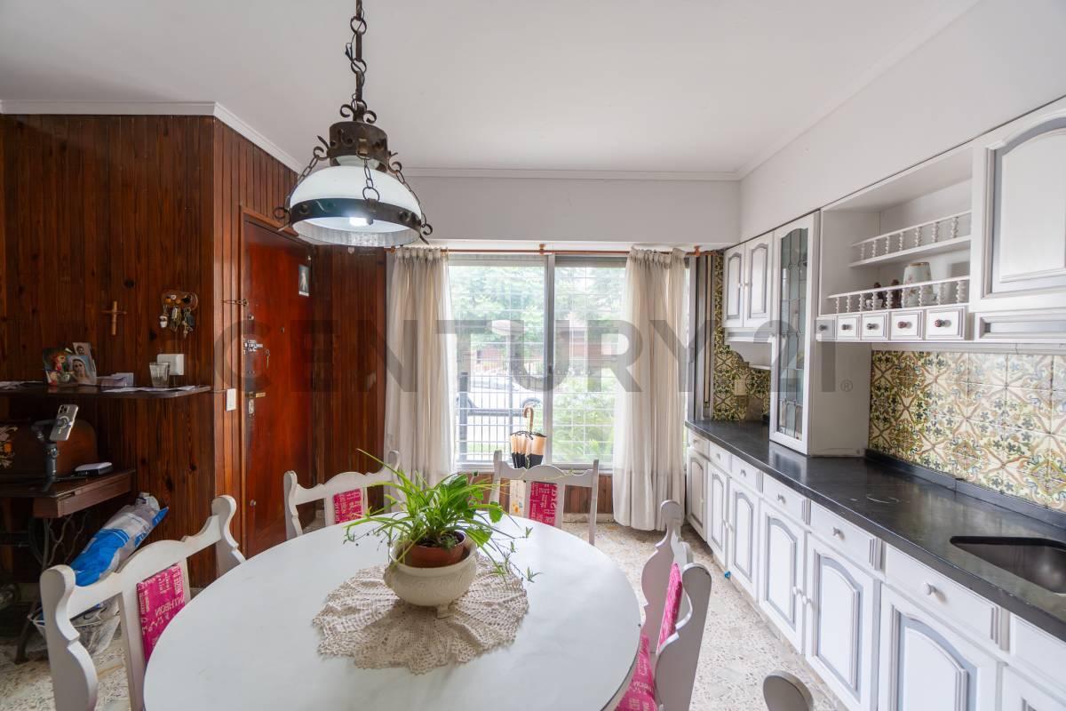 Foto de Chalet en dos plantas con excelente ubicación a la venta, imagen 5