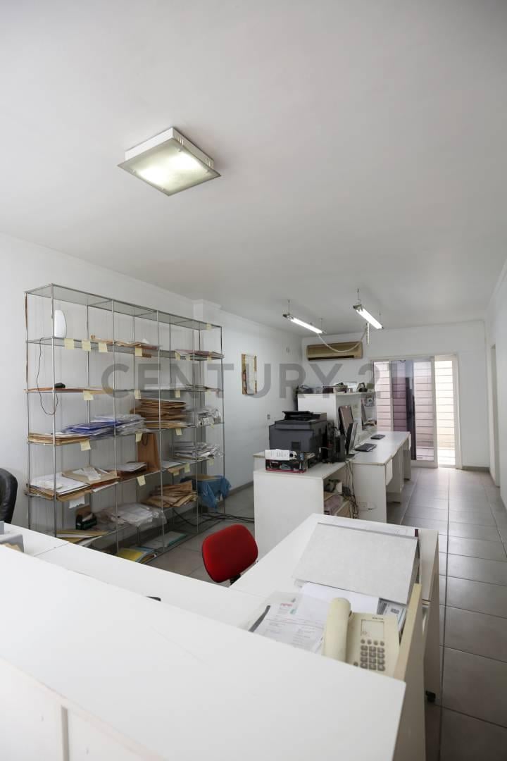 Foto de Casa en venta en La Plata con 4 dormitorios, imagen 5