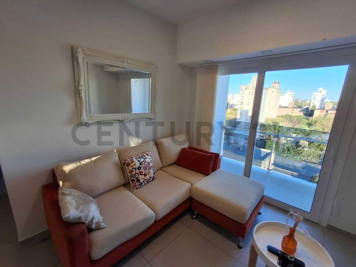Foto de DEPARTAMENTO EN VENTA EN LA PLATA DE 2 DORMITORIOS, imagen 3