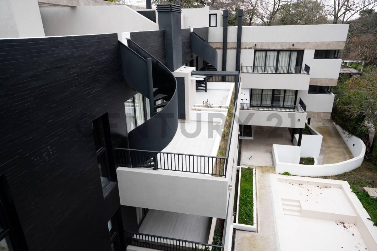 Foto de 465 entre 19 y 20 DEPARTAMENTO 3 DORMITORIOS CON COCHERA CATEGORIA EN, imagen 3
