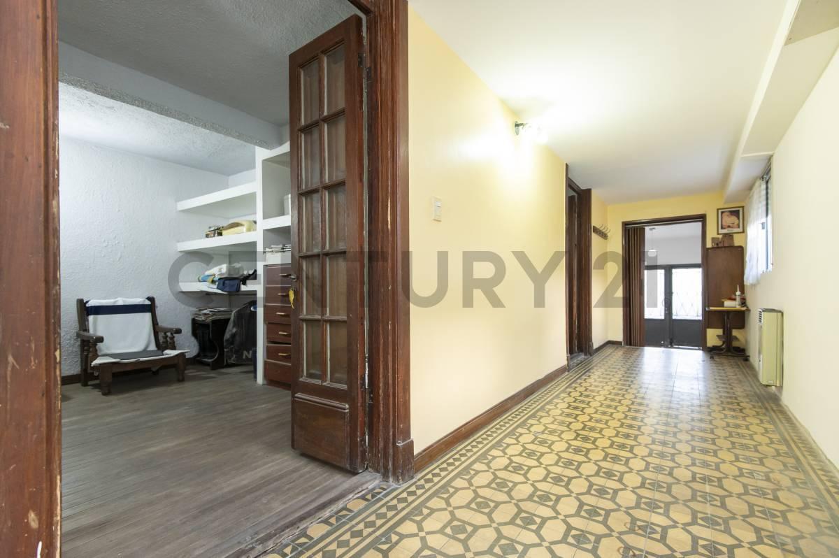 Foto de Casa en venta en La Plata tipo PH con patio, imagen 2