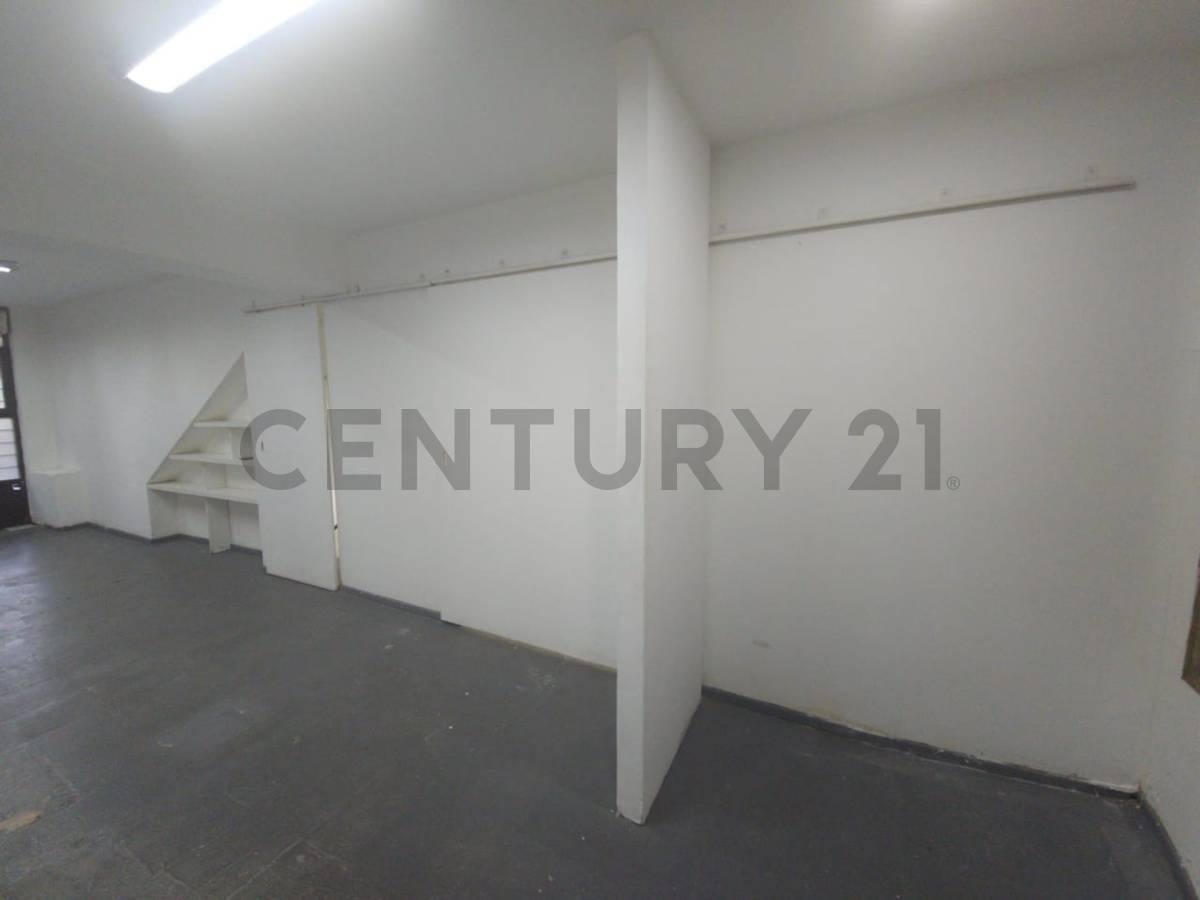 Foto de Departamentos en venta en La Plata con locales, imagen 3
