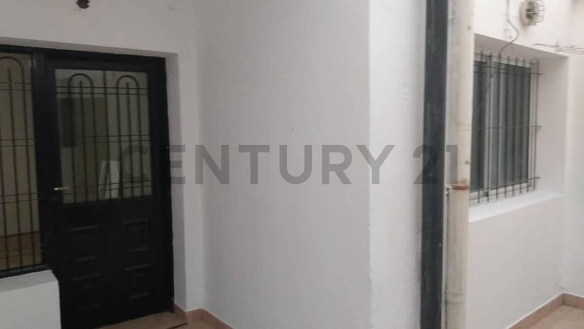 Foto de Departamentos en venta en La Plata con locales, imagen 1
