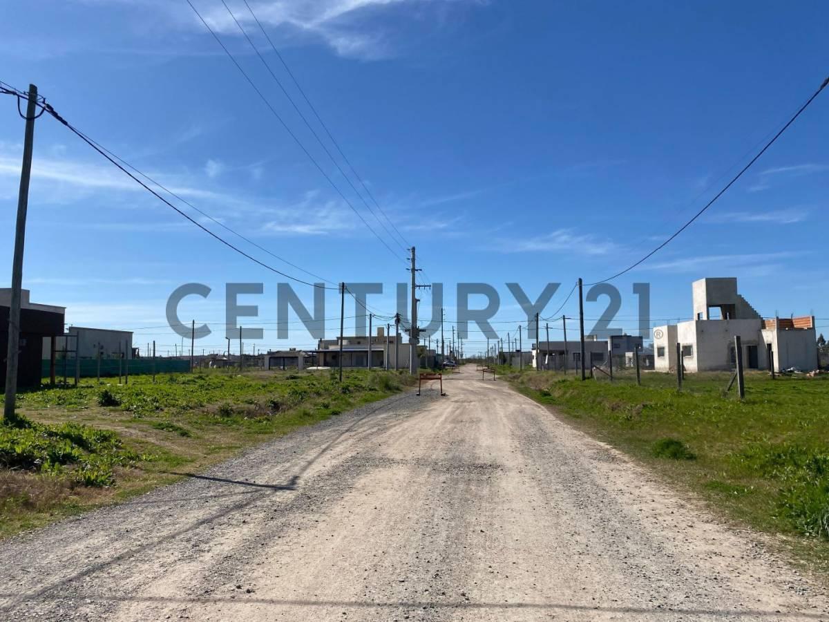 Foto de Lote en esquina de 600 m² en Barrio Terranova – Arana | Entorno, imagen 3