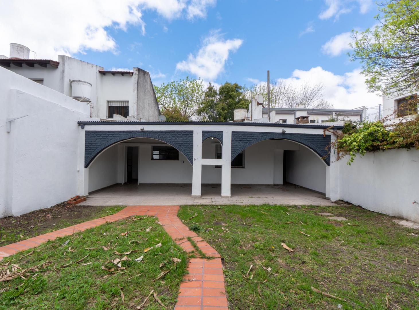 Foto de Casa en venta en La Plata sobre Av. 32, opcion Comercial, imagen 1