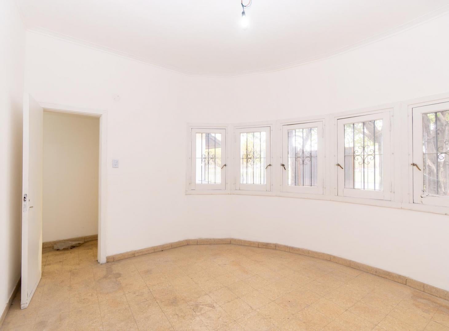 Foto de Casa en venta en La Plata sobre Av. 32, opcion Comercial, imagen 2