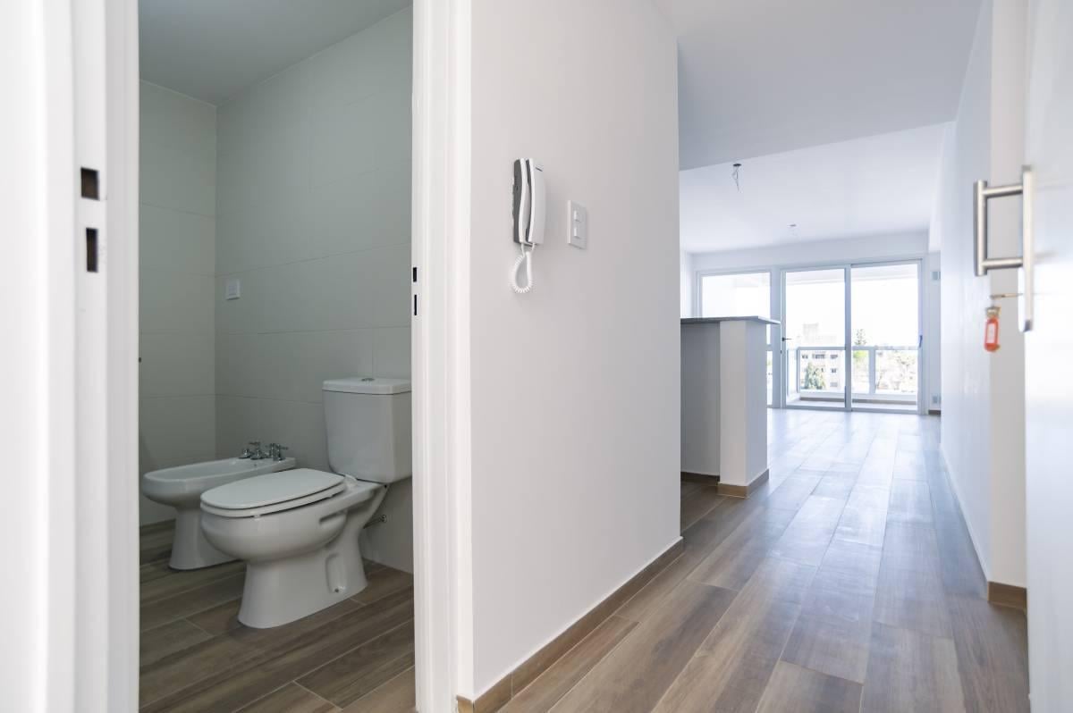 Foto de OPORTUNIDAD - MONOAMBIENTE CON BALCON EN OBRA AVANZADA, imagen 2