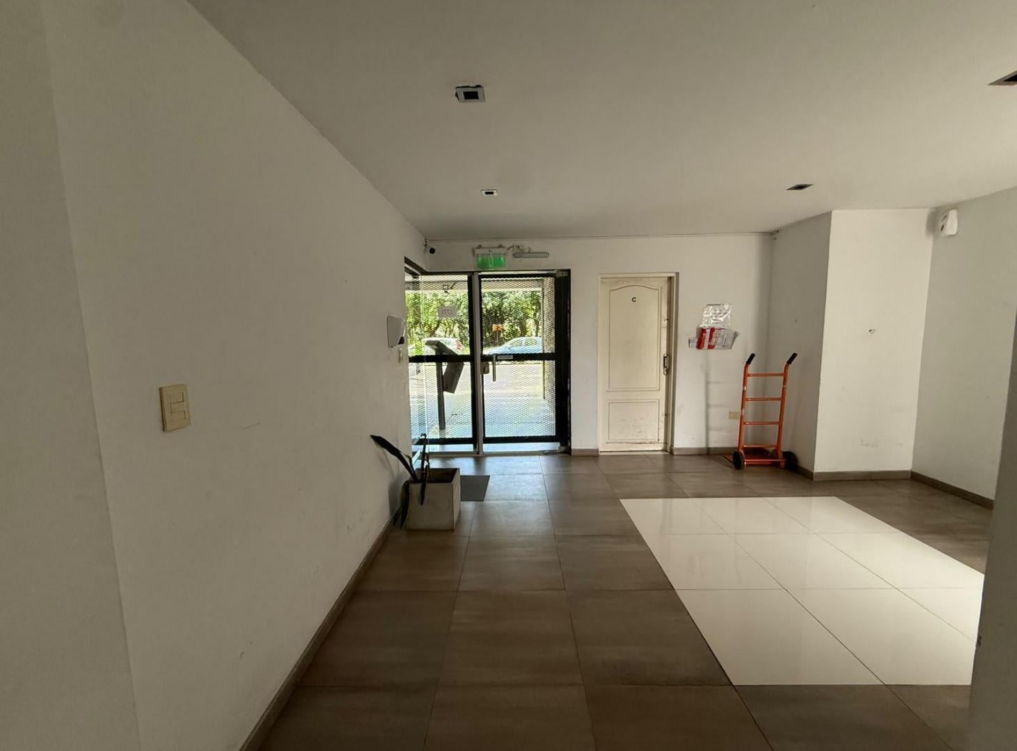 Foto de Departamento en alquiler en La Plata, imagen 1